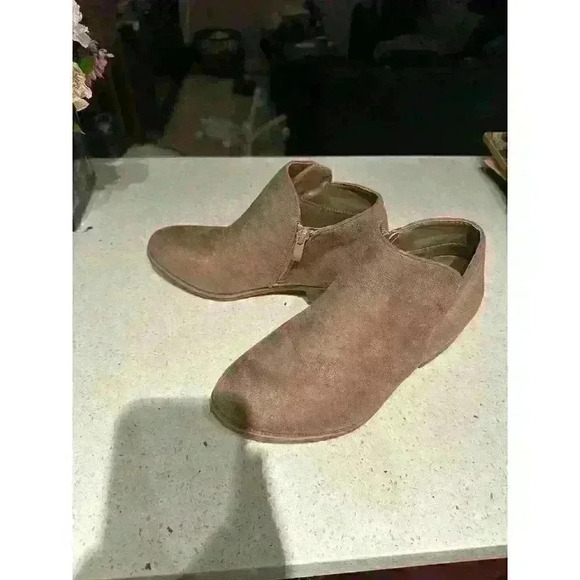 Tan Suedes Booties - Picture 1 of 4